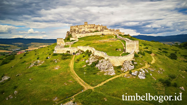 Spišský Grad: Kastil Abad Pertengahan dan Warisan Dunia